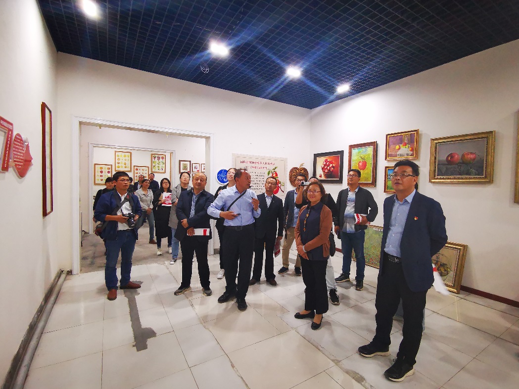 说明: E:\April\Beat365中文官方网站\2019新闻稿\甘富苹果博物馆\4e4aaca6fbd01398a0572662496b736.jpg